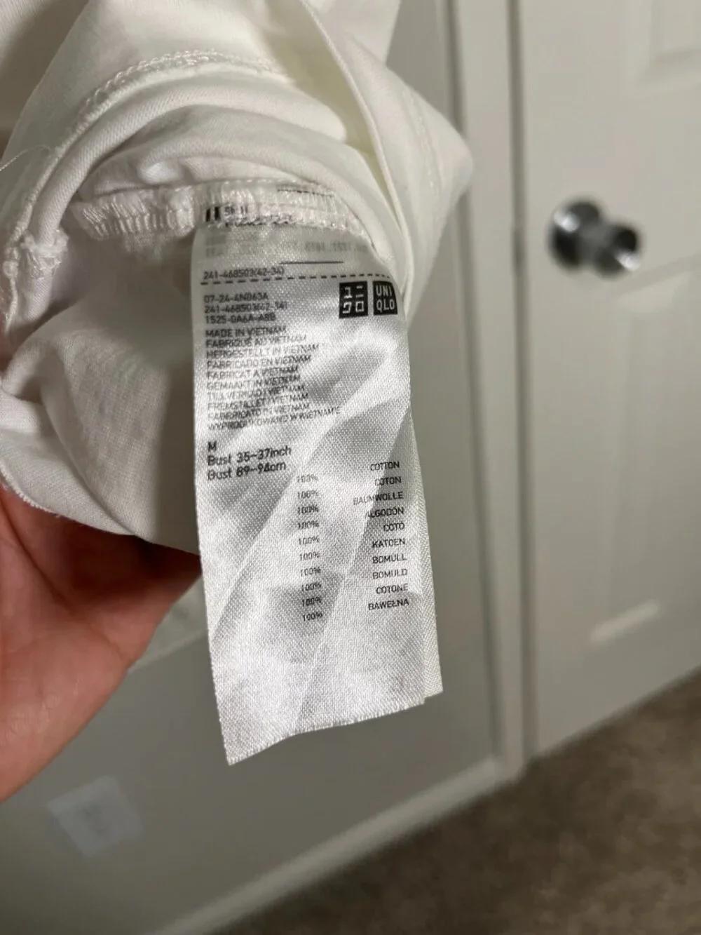 Uniqlo 100% Cotton crew neck t-shirt - Picture 2 of 4